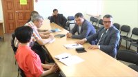 В районной администрации состоялась встреча представителей "ИНК" с мэром района Тамарой Климиной. 
