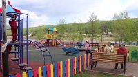 Районные власти откликнулись на наш сюжет о детской площадке в парке по ул.Кирова