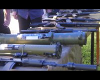 Утром члены Союза десантников провели первую в городе выставку макетов оружия