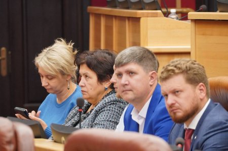 Парламентарий Денис Некипелов помогает устькутянам решать наболевшие вопросы 