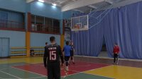 Первые в этом году соревнования по баскетболу прошли в спортивном зале «Водник»