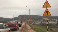 Подрядчик дорожной службы Иркутской области приступил к ремонту мостового перехода через реку Лену